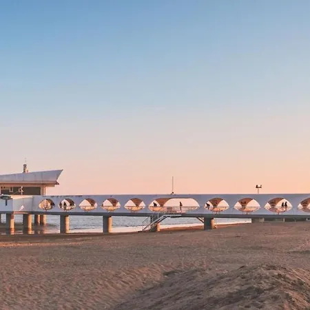 Cozy And Welcoming House With Private Garden Βίλα