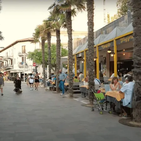 Βίλα Cozy And Welcoming House With Private Garden *