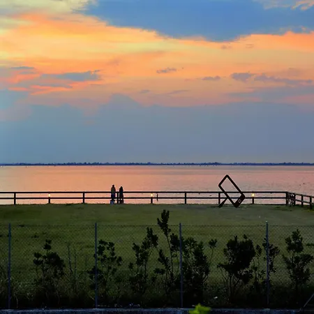 Βίλα Cozy And Welcoming House With Private Garden Λινιάνο Σαμπιαντόρο