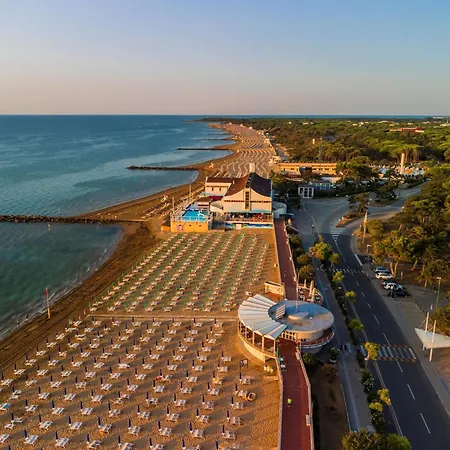 Cozy And Welcoming House With Private Garden Lignano Sabbiadoro